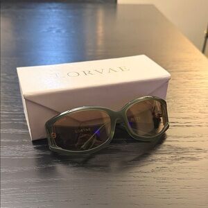 Lorvae Green Sunglasses